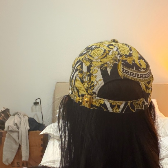 Versace Black and Gold Baroque Hat Unisex - Picture 11 of 12